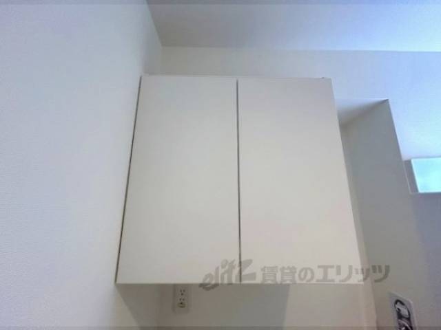 洗濯機置場　上部収納