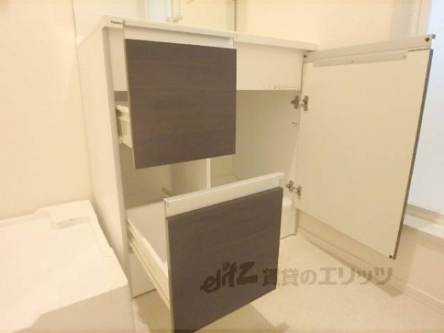 洗面所　収納下