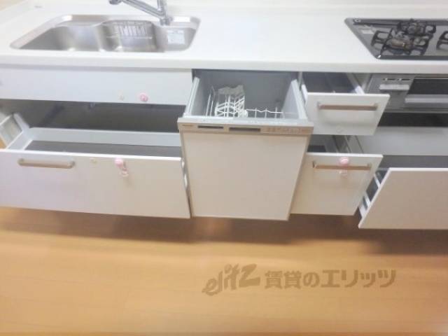 キッチン　収納下部