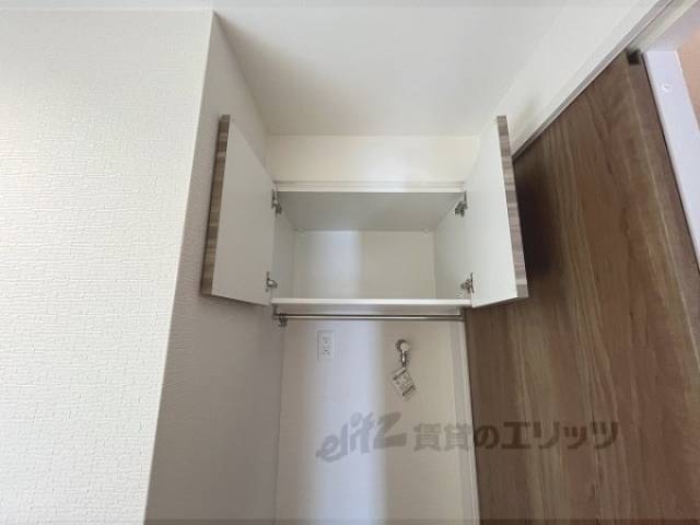 収納　洗濯機置き場上