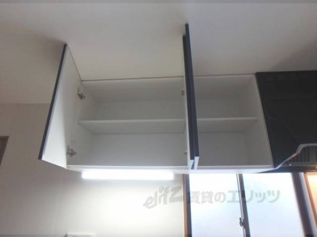 キッチン　上収納
