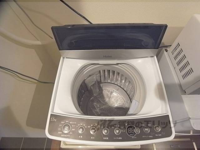 洗濯機置場　洗濯機
