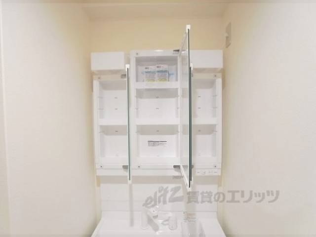 洗面所　洗面台　収納