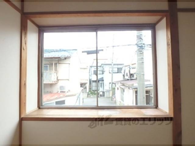 和室　出窓