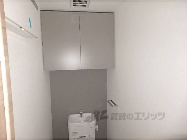 トイレ　トイレ上部収納