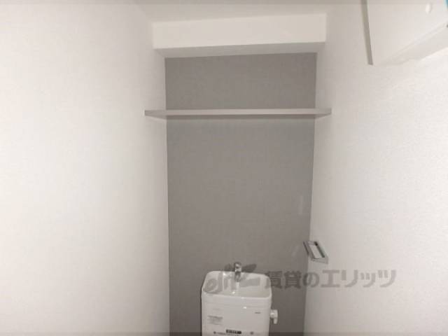 トイレ　トイレ上部収納