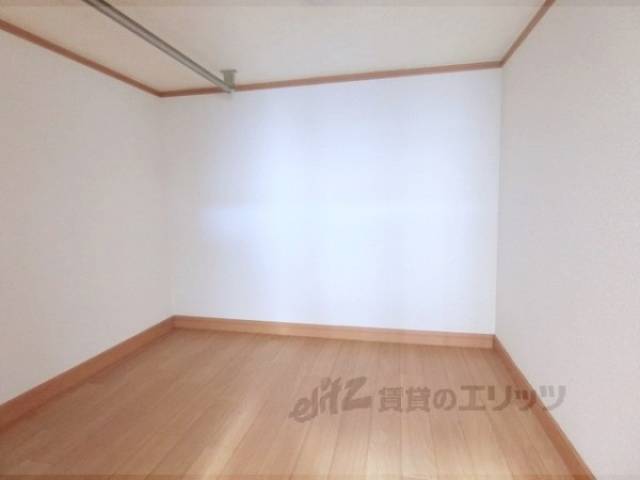 洋室　ロフト下収納