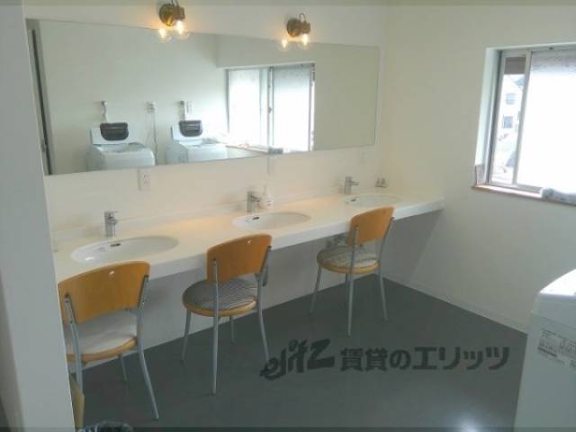 洗面所　二階共同洗面