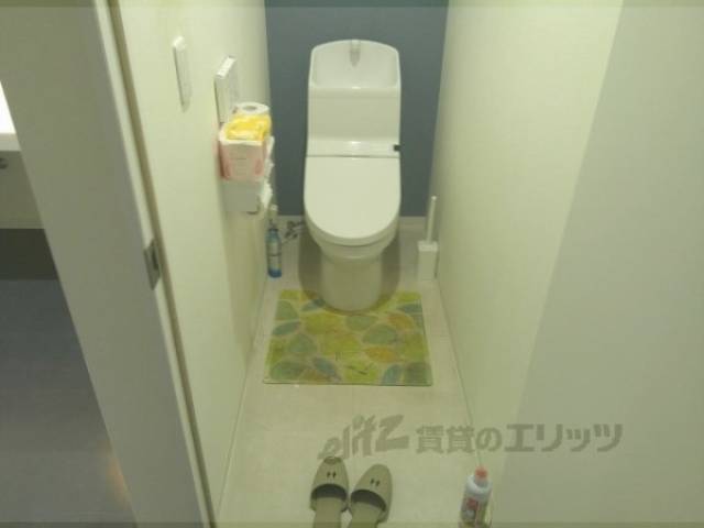 トイレ　一階共同トイレ