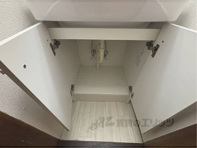 洗面所　洗面所下部収納