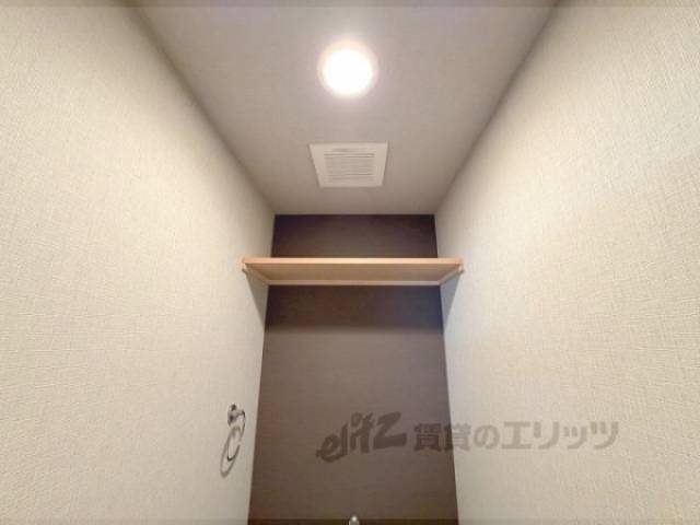 トイレ　上部収納