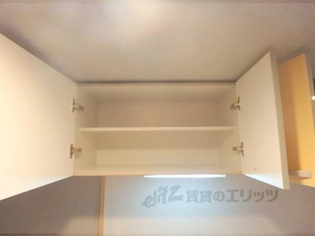 キッチン　キッチン上部収納