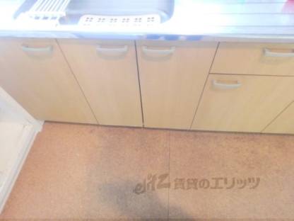 キッチン　収納下部