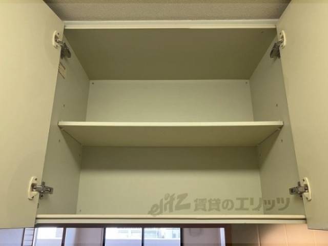 キッチン　上部収納