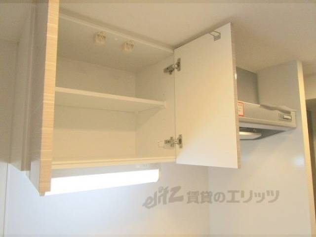 キッチン　キッチン上部収納