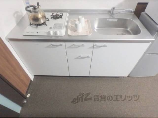 キッチン　収納下部