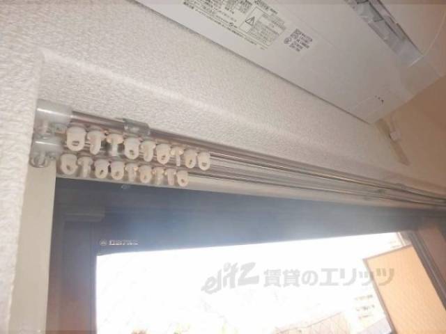 カーテンレール