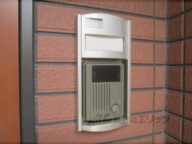 玄関　インターホン