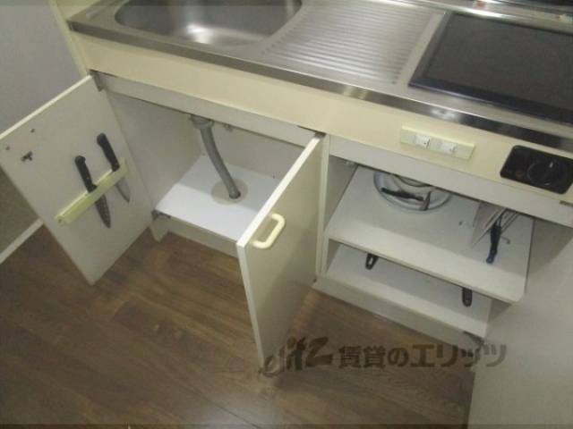 キッチン　収納下部