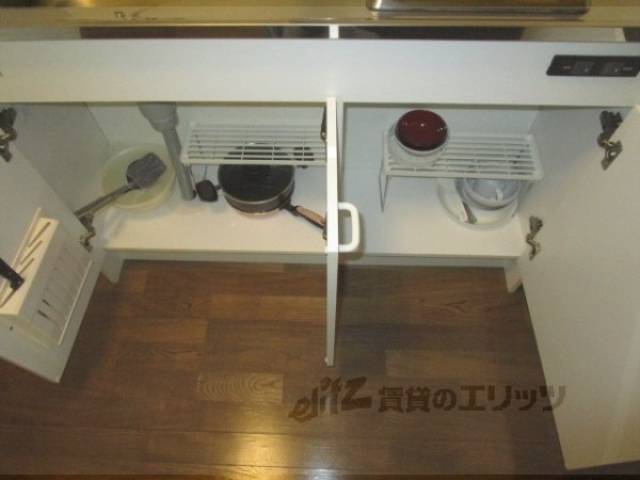 キッチン　収納下部