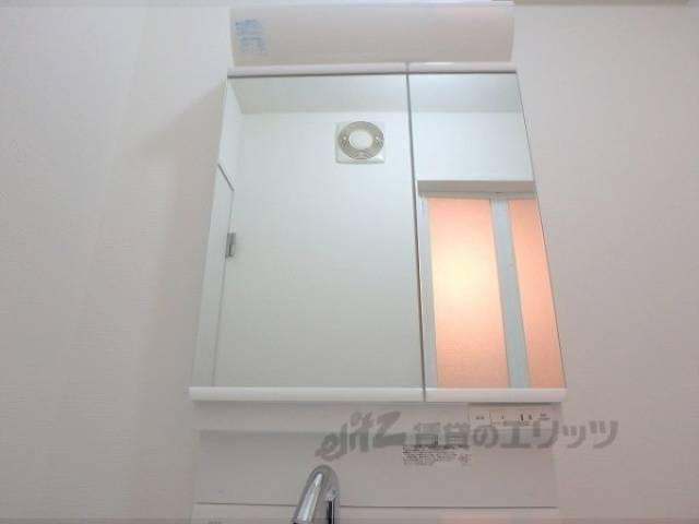 洗面所　上部収納