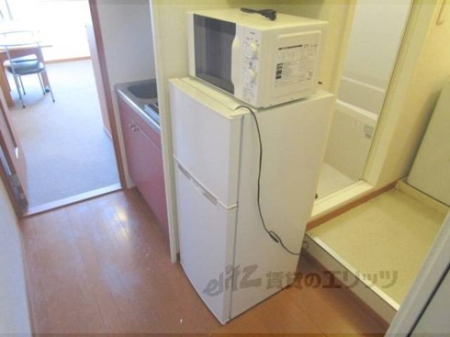 冷蔵庫置場　冷蔵庫と電子レンジ
