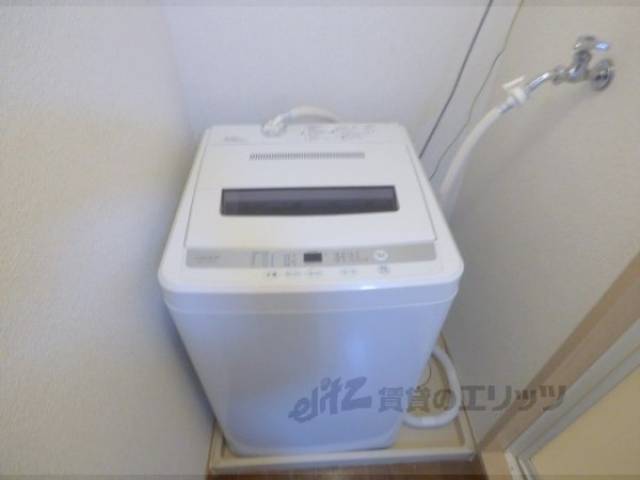 洗濯機置場　洗濯機