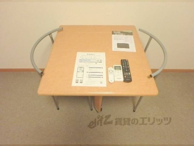 テーブル、椅子