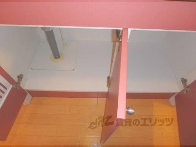 キッチン　収納下部