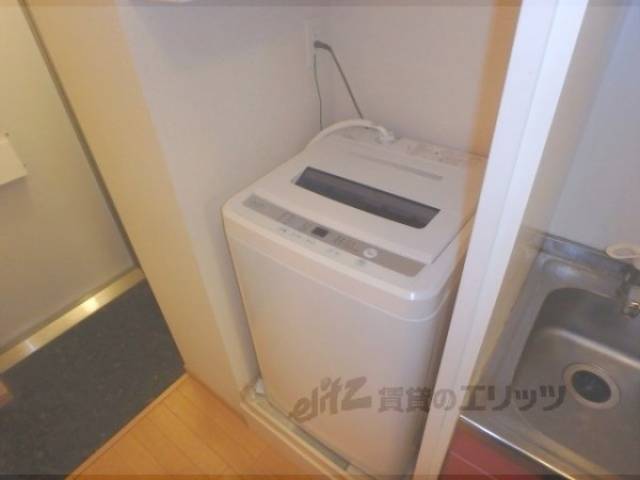 洗濯機置場　洗濯機