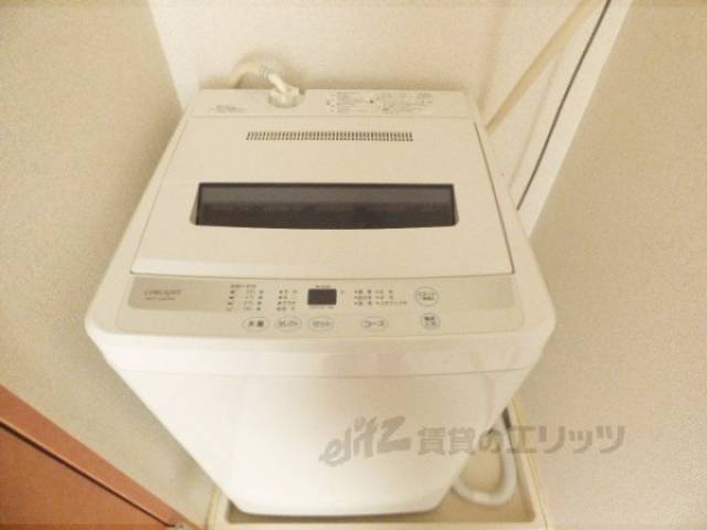 洗濯機置場　洗濯機