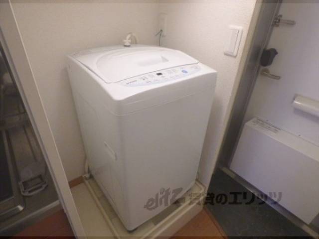 洗濯機置場　洗濯機