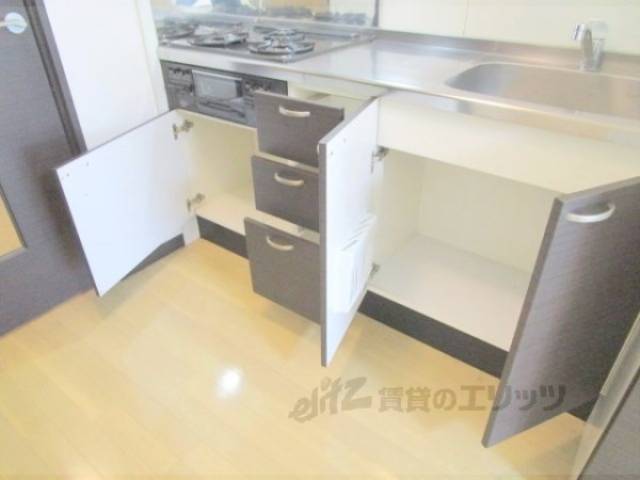 キッチン　収納