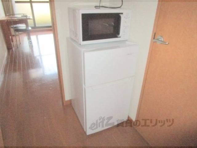 キッチン　冷蔵庫、電子レンジ