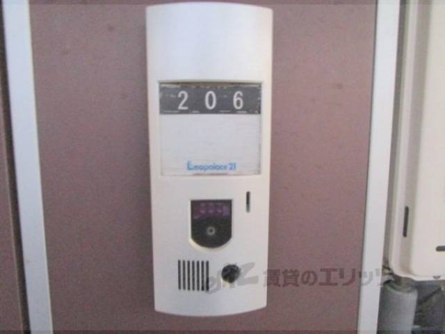 玄関　インターホン