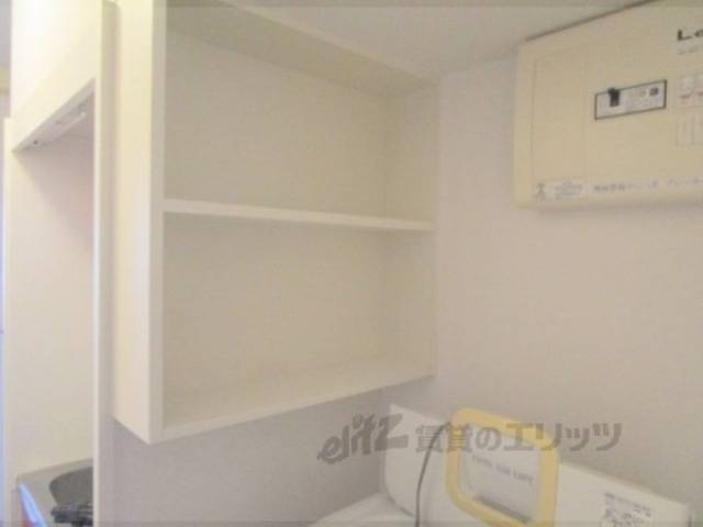 洗濯機置場　収納