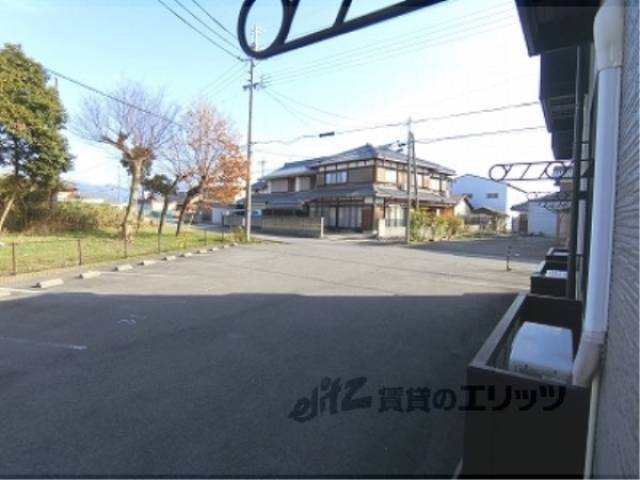 ベランダ　物干しのみ