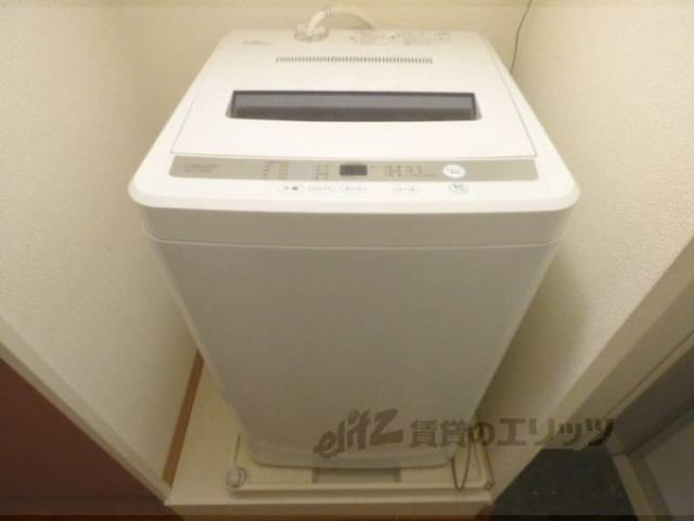 洗濯機置場　洗濯機