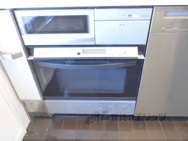 キッチン　オーブン