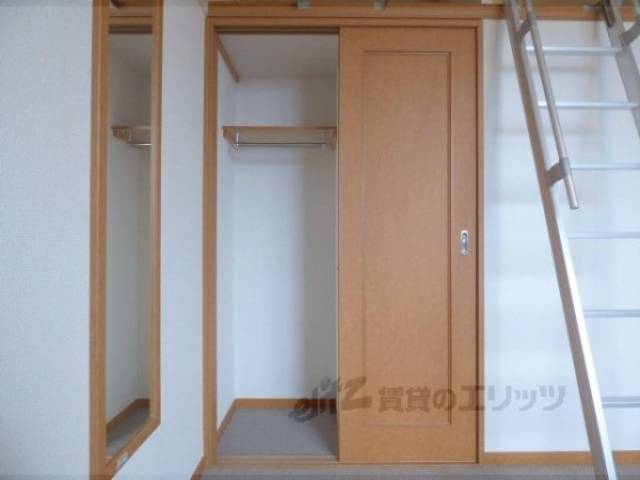 洋室　収納