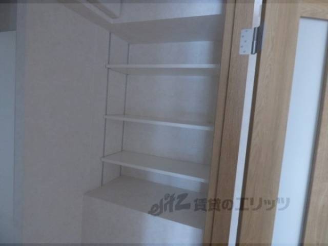 廊下　棚