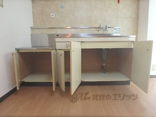 キッチン　下段収納