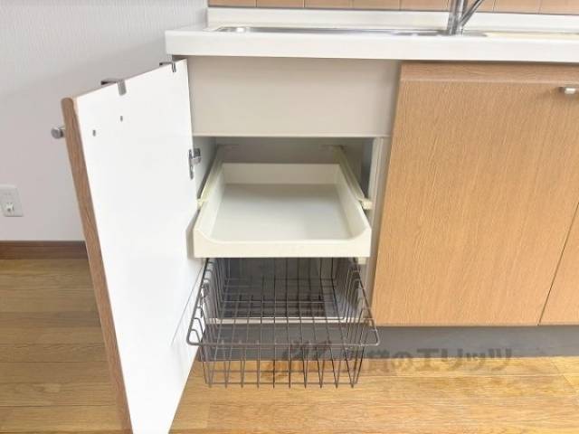 キッチン　シンク下収納