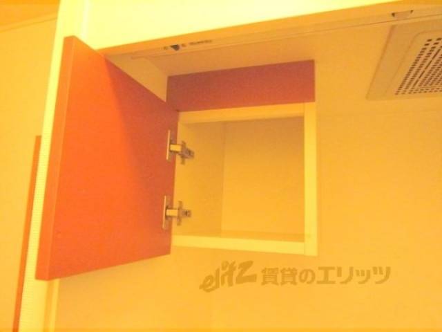 キッチン　収納棚