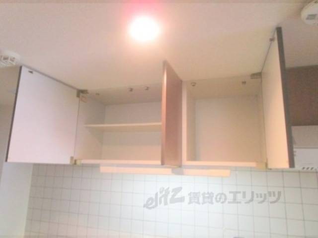 キッチン　収納上部