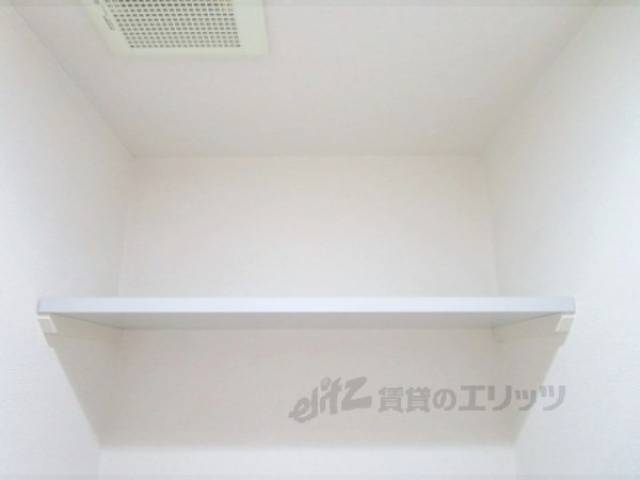 トイレ　収納上部