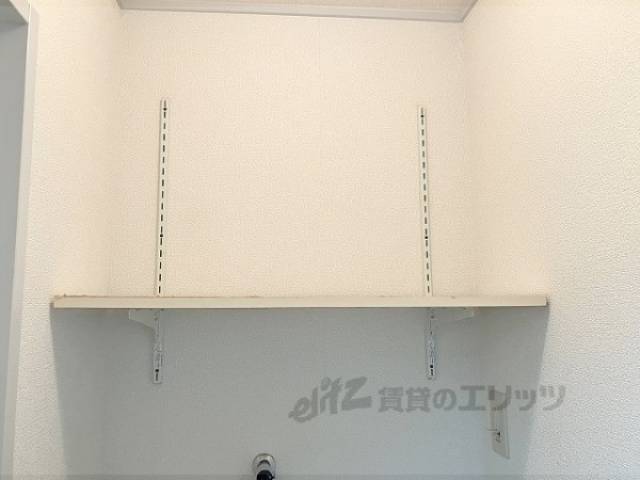 洗濯機置場　収納棚