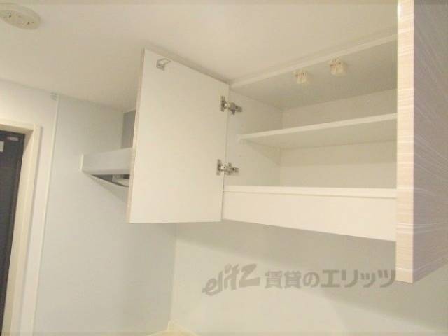 キッチン　キッチン上部収納