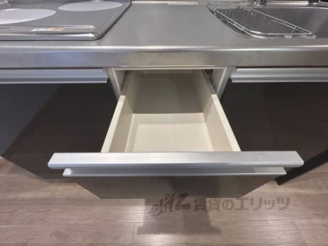 キッチン　下部収納