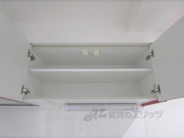 キッチン　上部収納